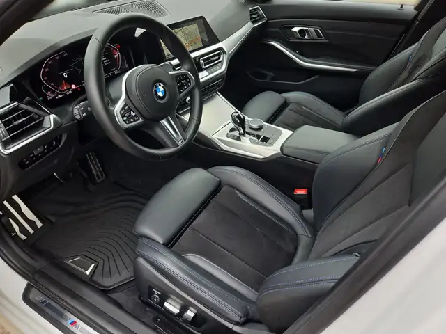 BMW 3 Series view 15