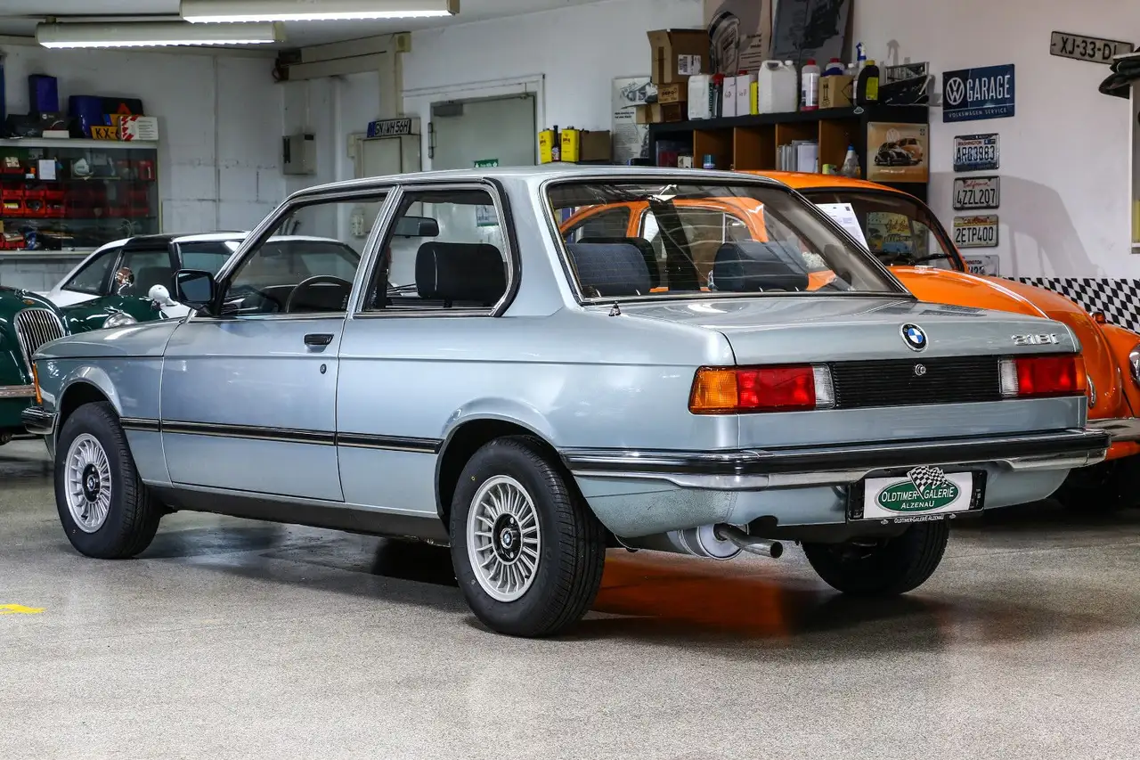 BMW 318 i, foto 7