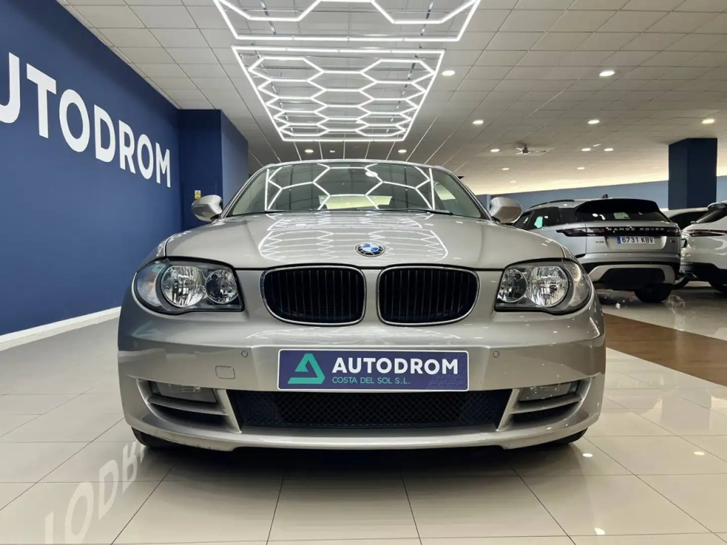 BMW 120 120dA Coupé Gris - 2