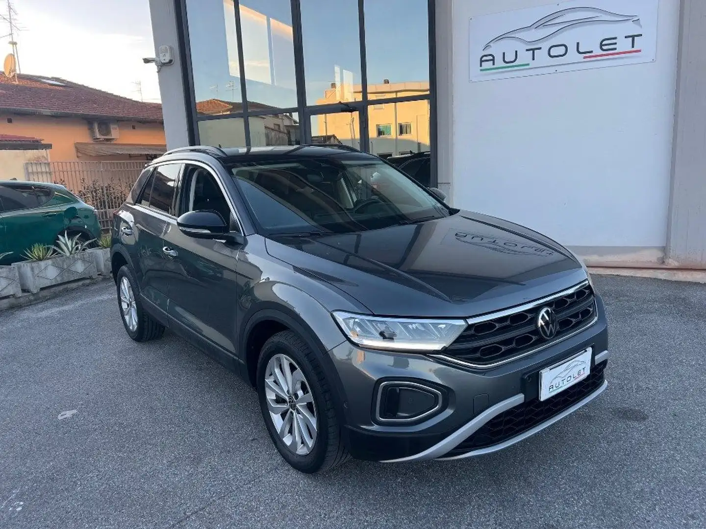 Volkswagen T-Roc 1.0 TSI Life Grigio - 1