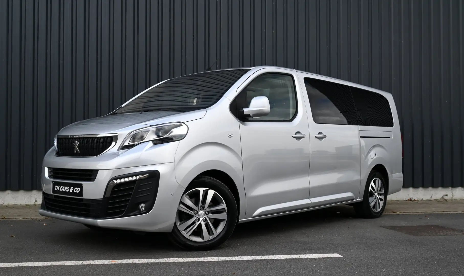 Peugeot Expert VIP 5zit|Pano|Xenon|Leder|Carplay|ACC |HUD|trekh Argent - 2