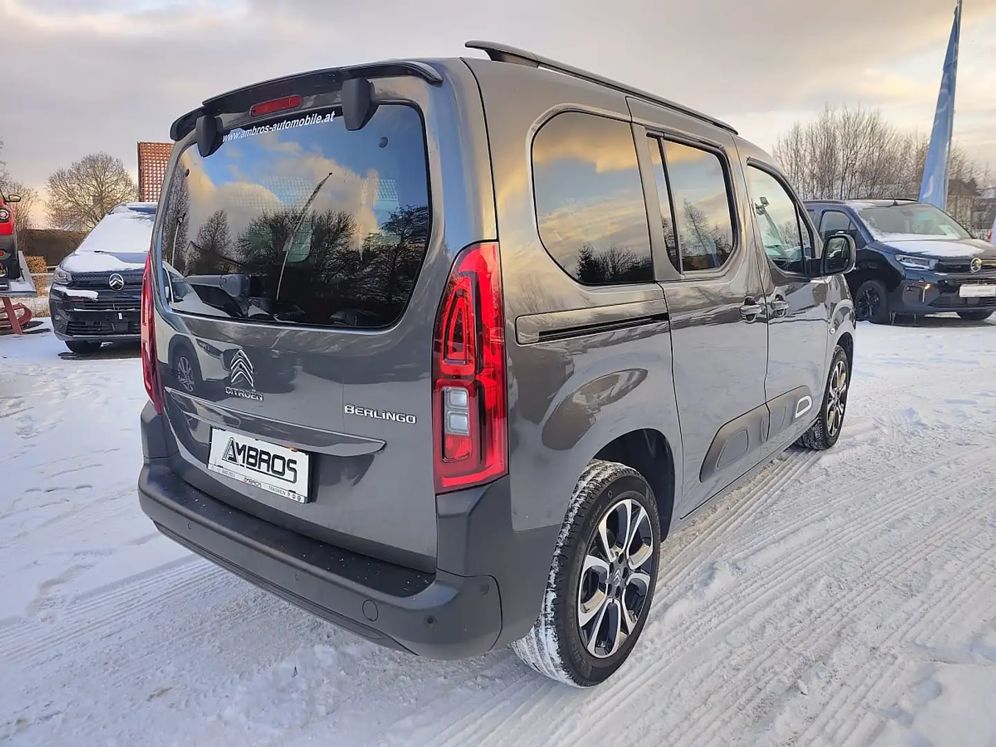 Citroen Berlingo PureTech 130 S&S EAT8 Shine M Automatik Grau - 2
