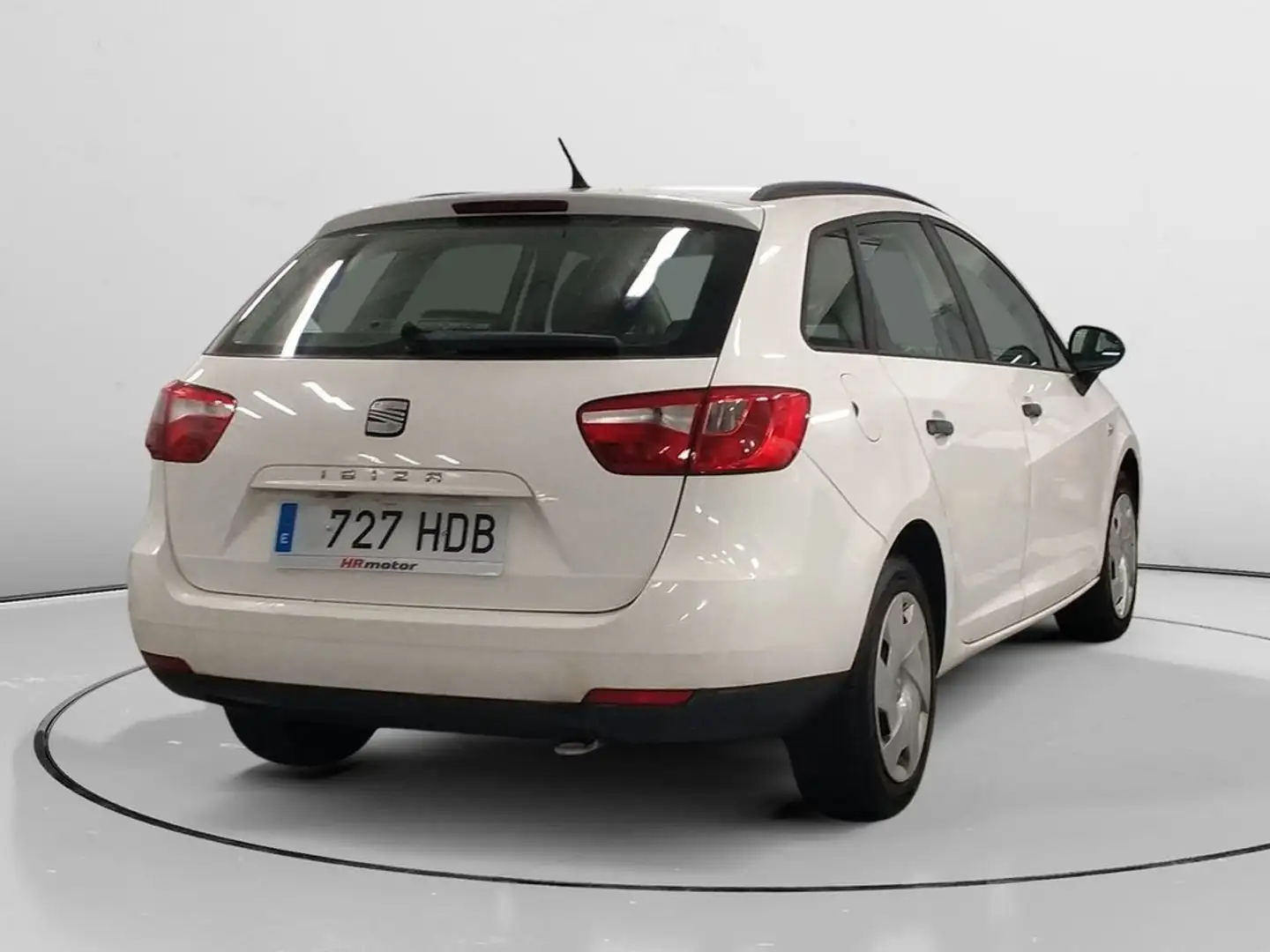 SEAT Ibiza 1.6 TDI 90 ST Reference Biały - 2