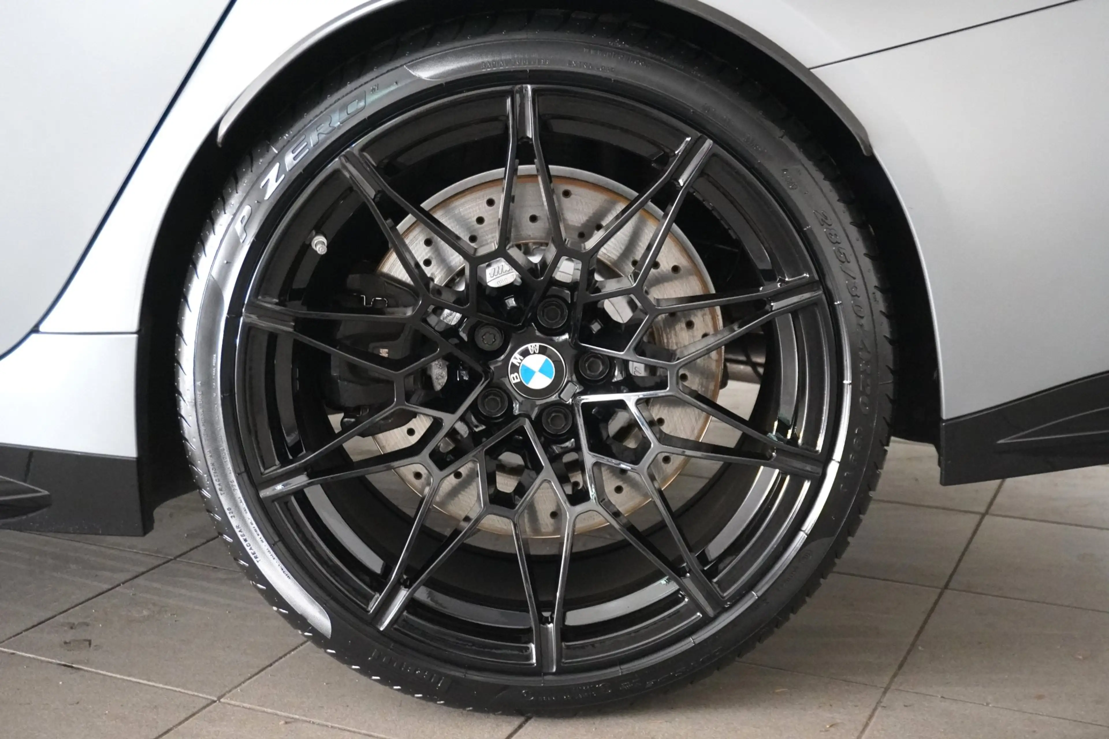 BMW M3 Competition M xDrive — photo 4