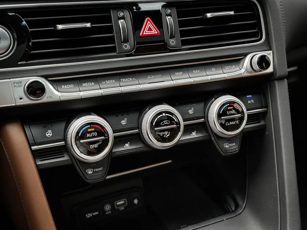 Genesis G70 снимка Genesis G70