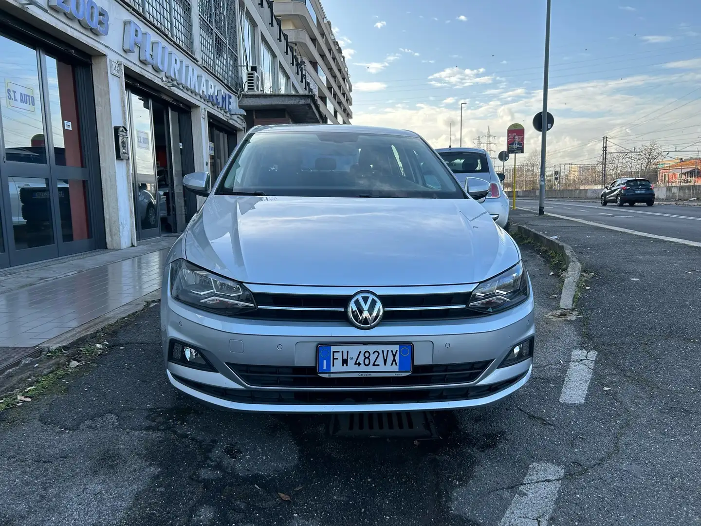 Volkswagen Polo 1.0 COMFORTLINE AUTO IN PERFETTO STATO! Plateado - 1