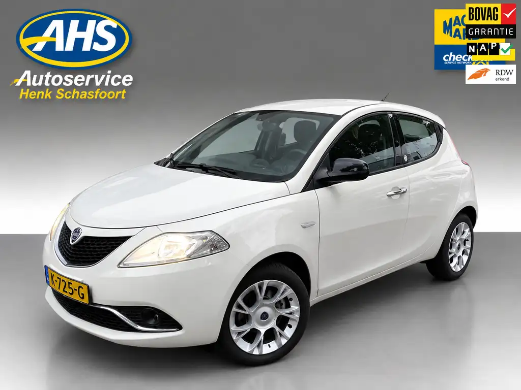 Lancia Ypsilon