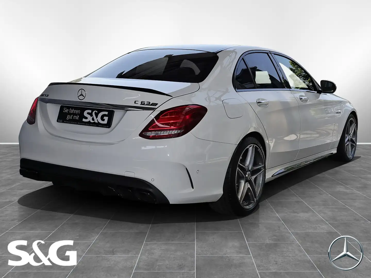 Mercedes-Benz C 63 AMG White - 2