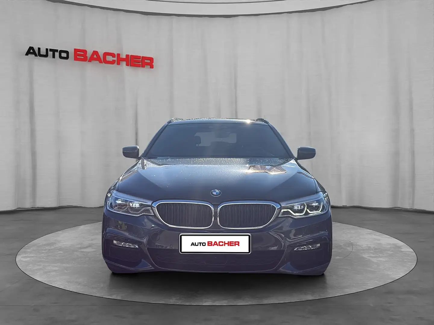 BMW 520 d xDrive Touring Aut. Schwarz - 2