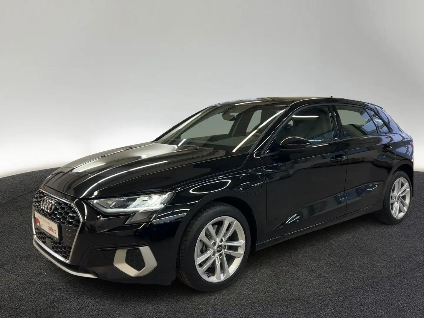 Audi A3 40 TFSI e advanced S tronic Pano Si Schwarz - 2
