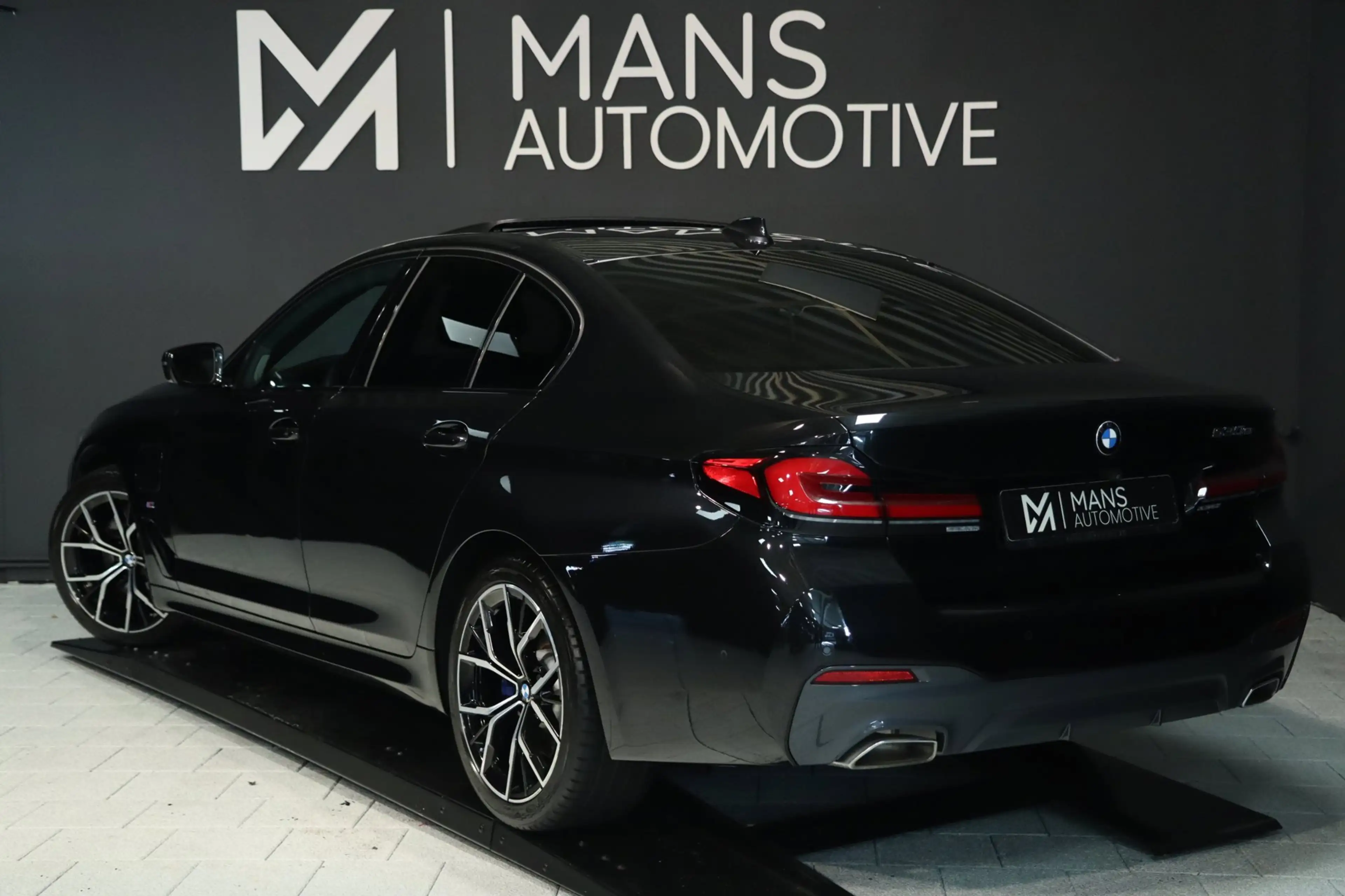 BMW 530 5-serie 530e High Executive M Sport / PANO / HK / — photo 4