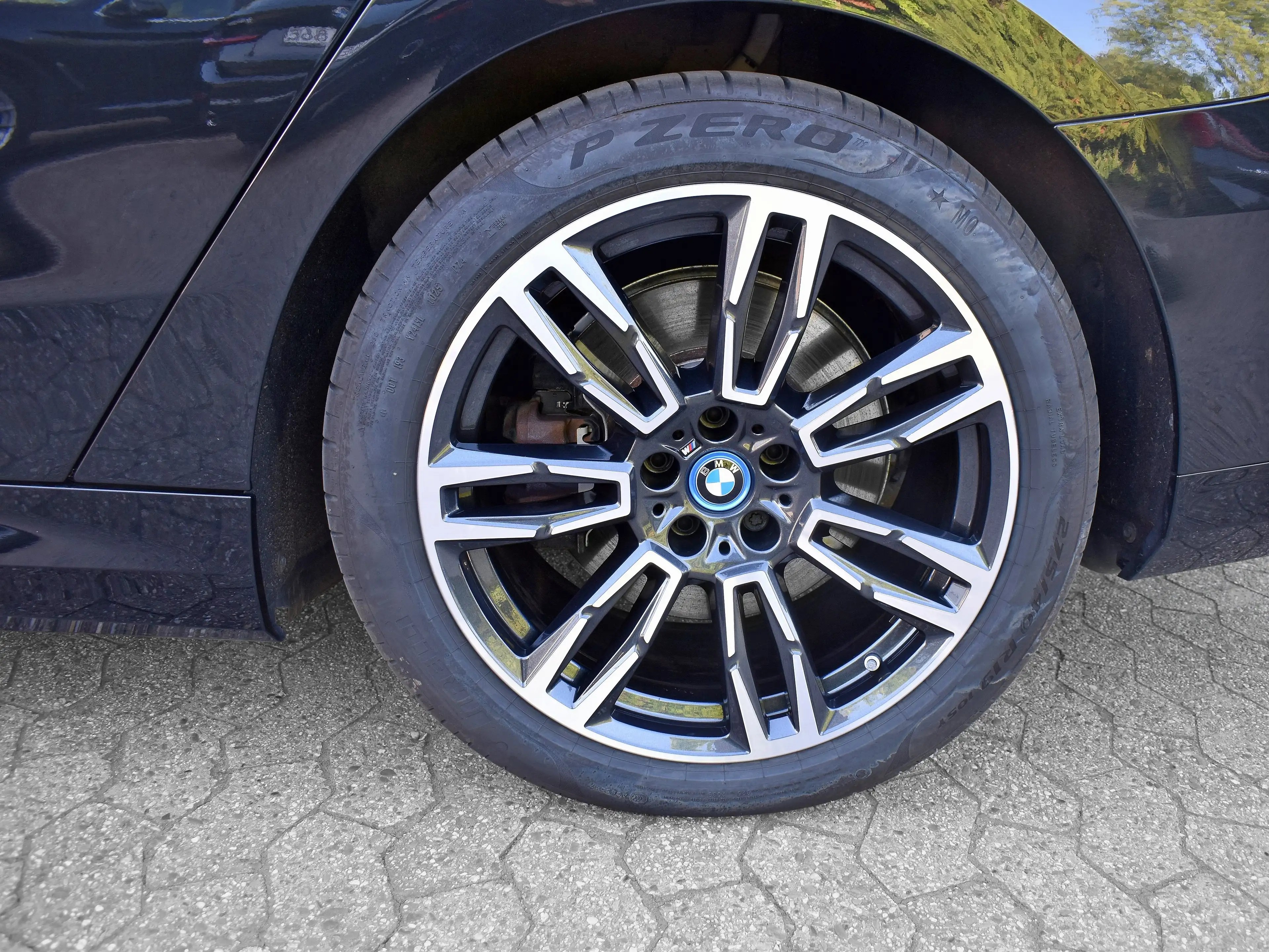 BMW i5 eDrive40 Touring M Sportpaket DAB LED AHK — photo 4
