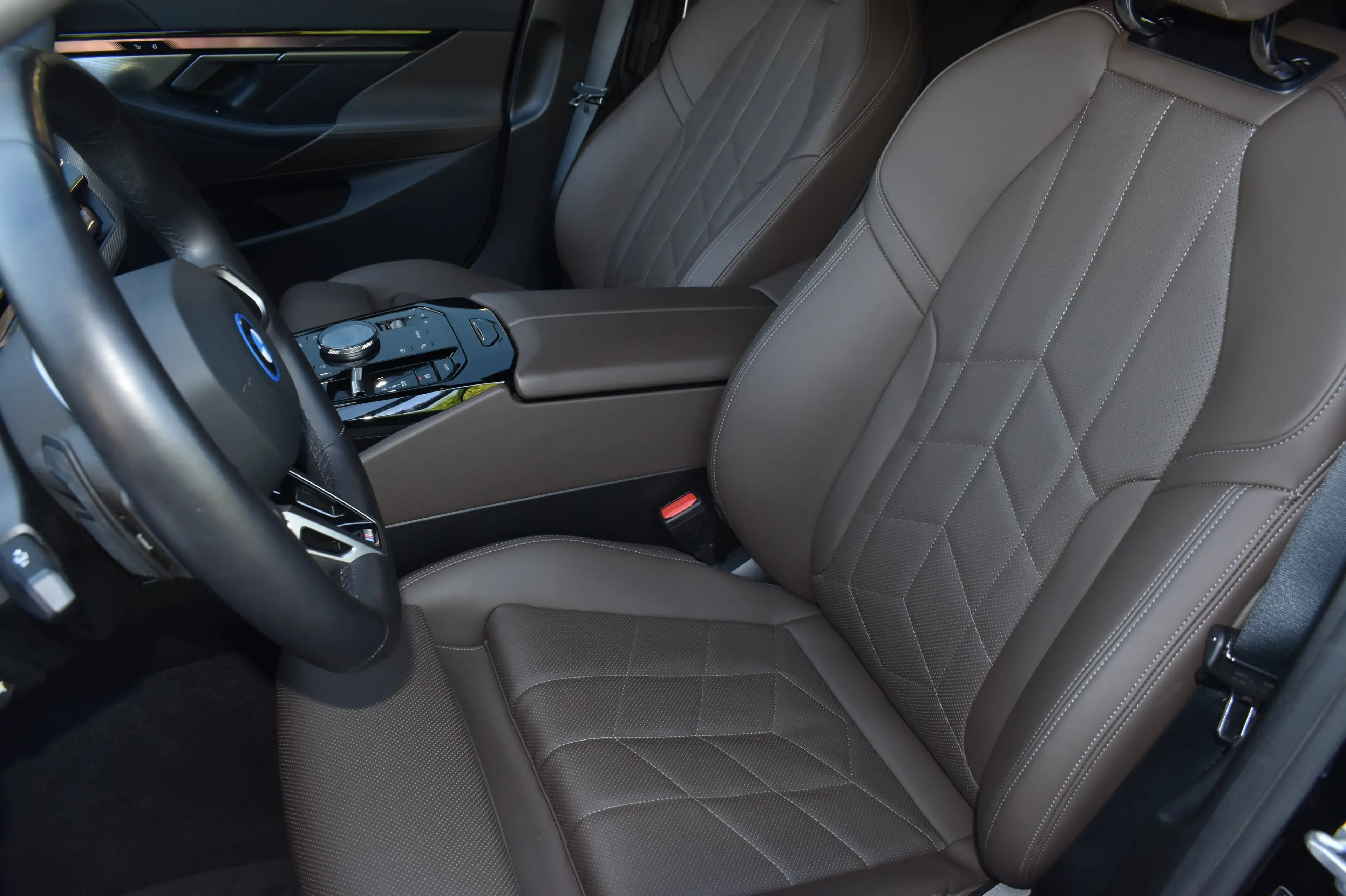 BMW i5 eDrive40 Touring M Sportpaket DAB LED AHK — photo 9