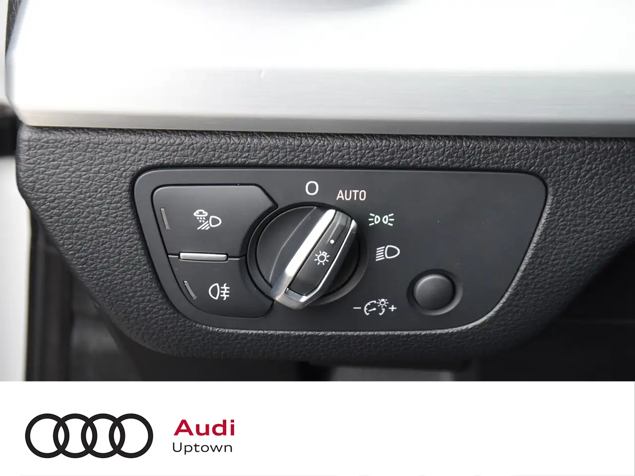 Audi SQ5 снимка Audi SQ5
