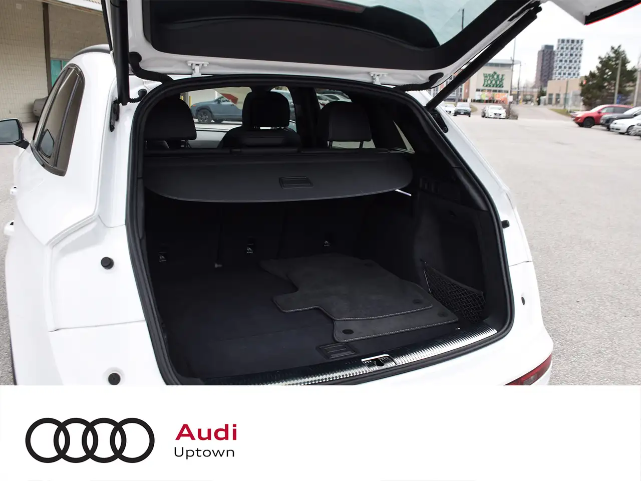 Audi SQ5 снимка Audi SQ5