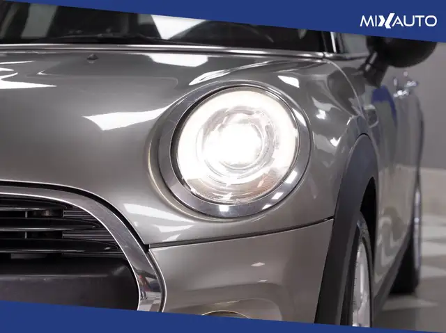 Mini Hatch view 10