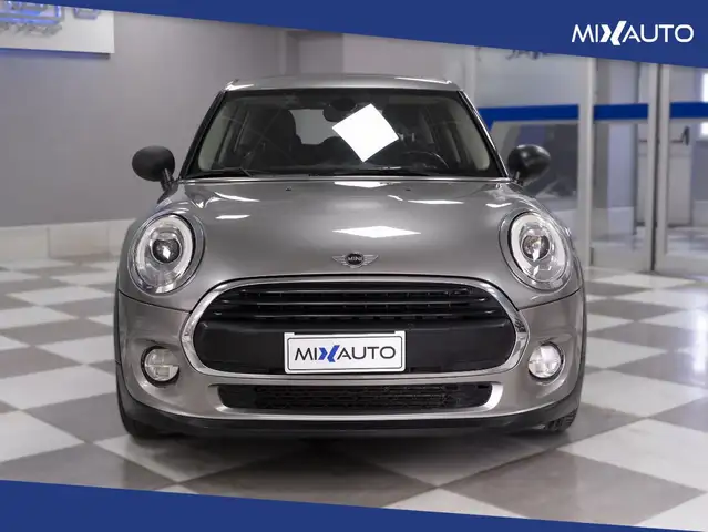 Mini Hatch view 2