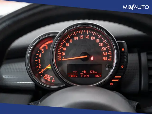 Mini Hatch view 15