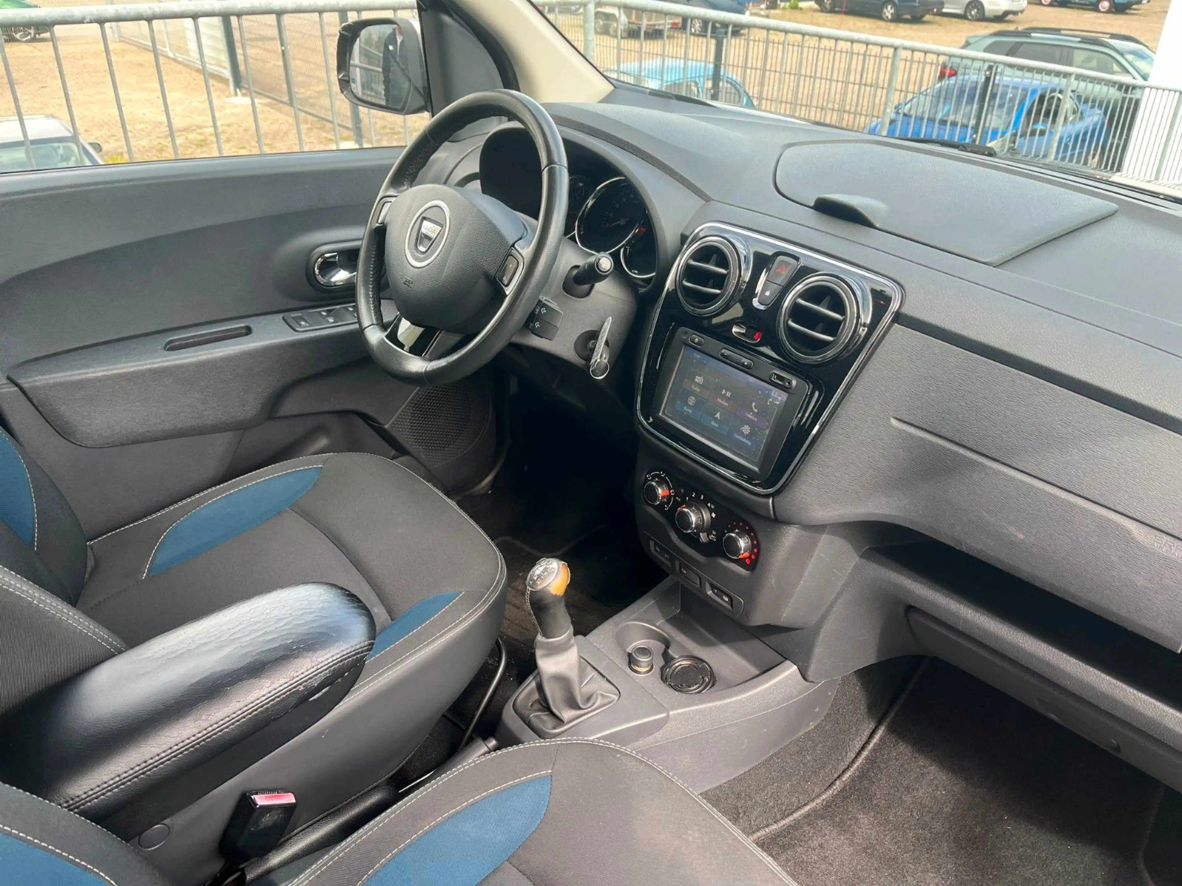 Dacia Lodgy Celebration 1.2 TCe 115 — photo 13
