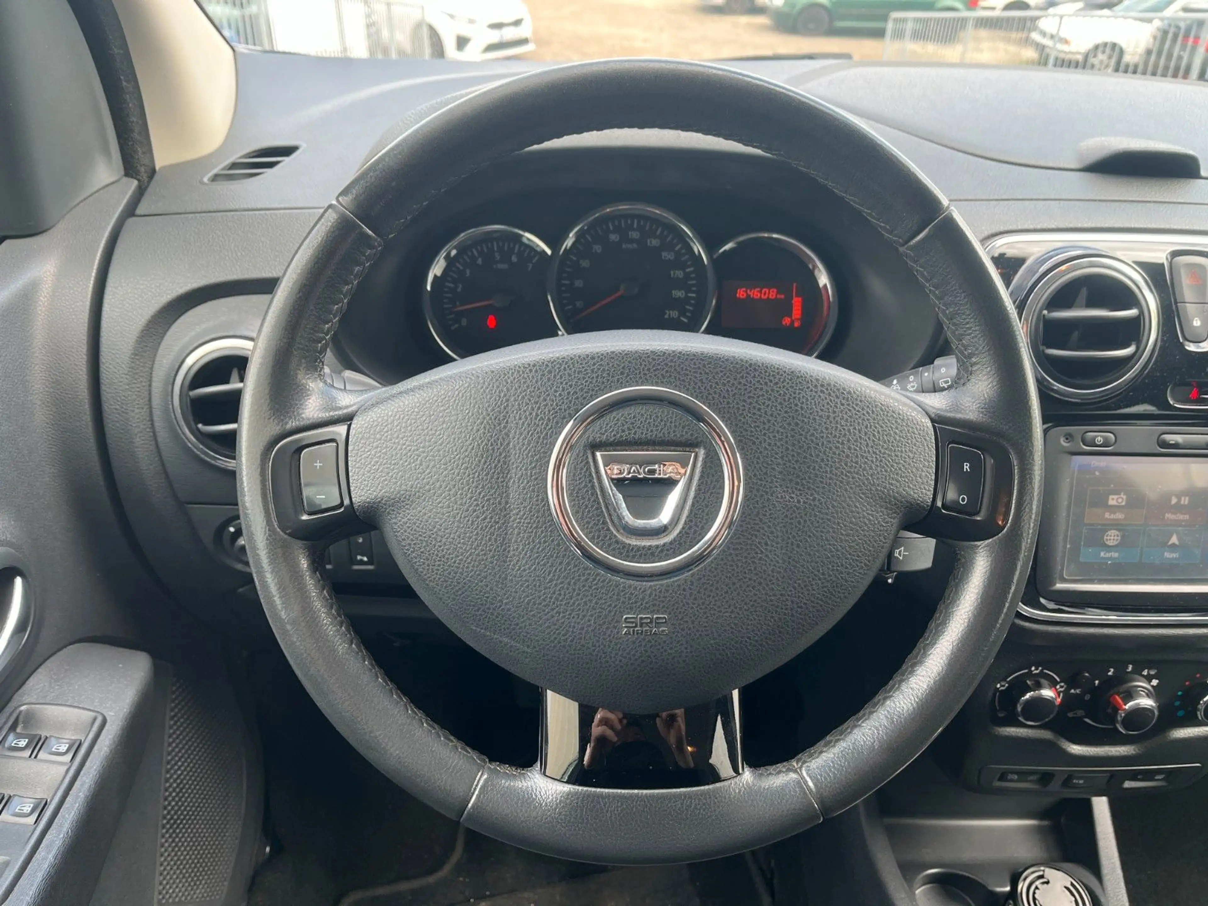 Dacia Lodgy Celebration 1.2 TCe 115 — photo 12