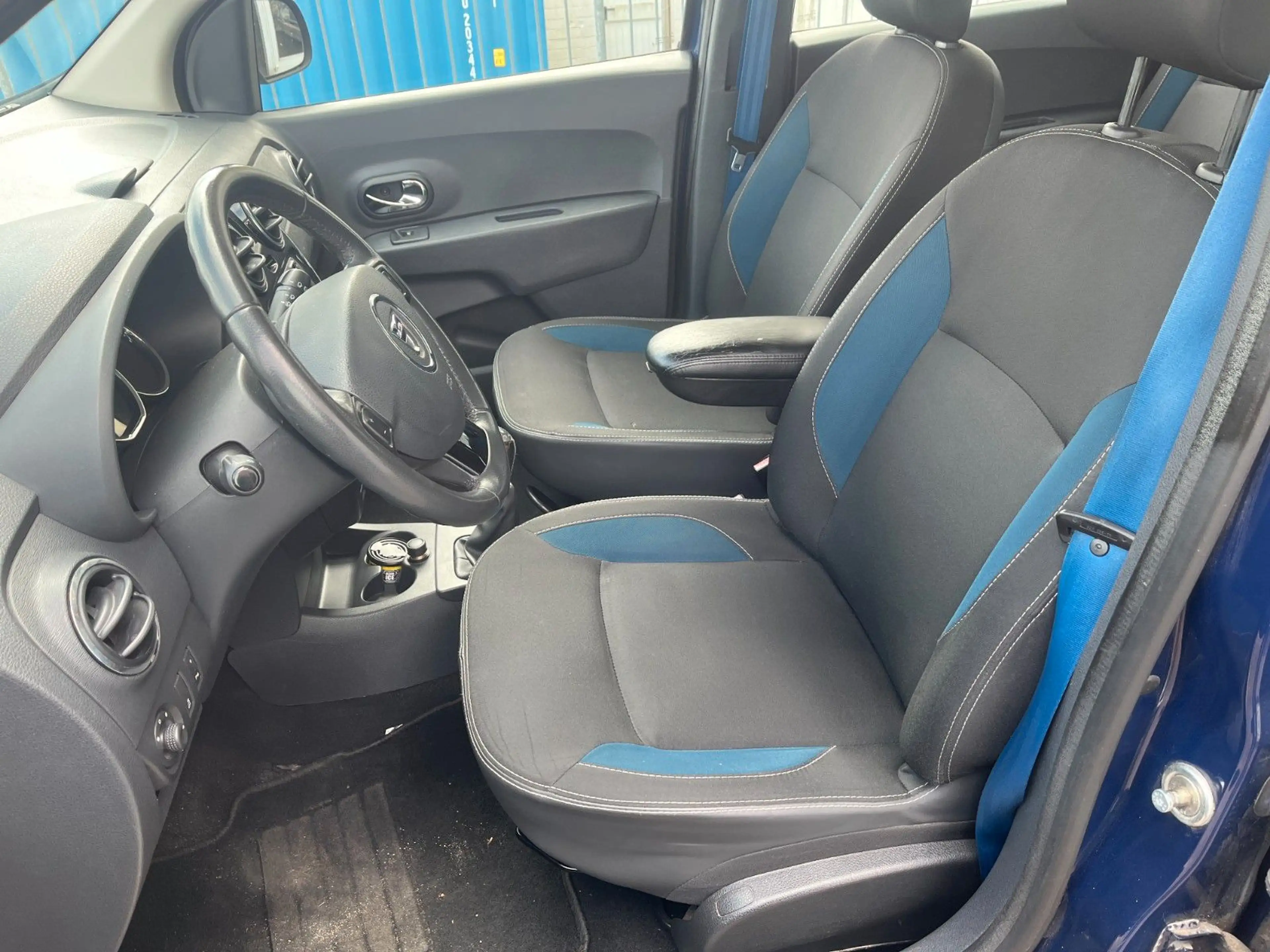 Dacia Lodgy Celebration 1.2 TCe 115 — photo 9