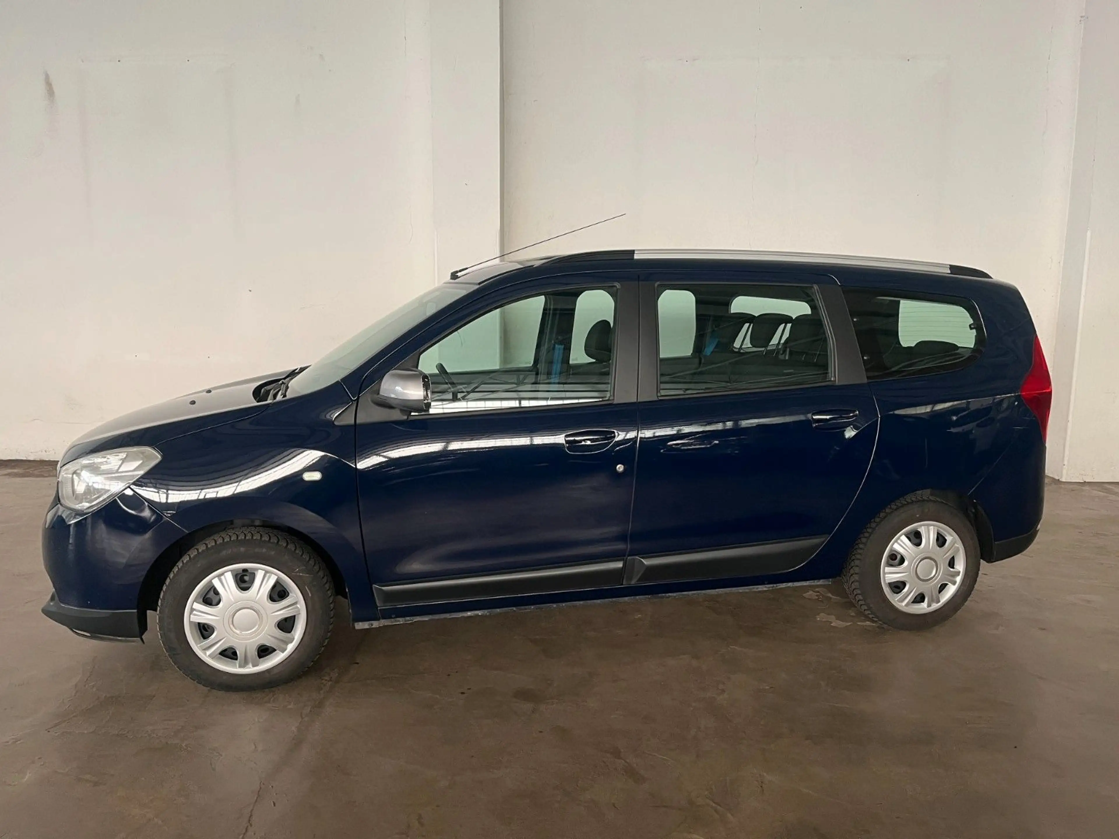 Dacia Lodgy Celebration 1.2 TCe 115 — photo 2