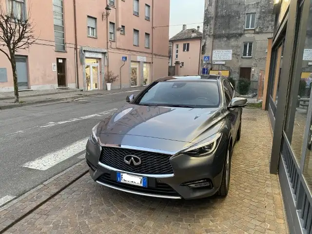 Infiniti Q30 2.2d Premium 170 CV Automatico