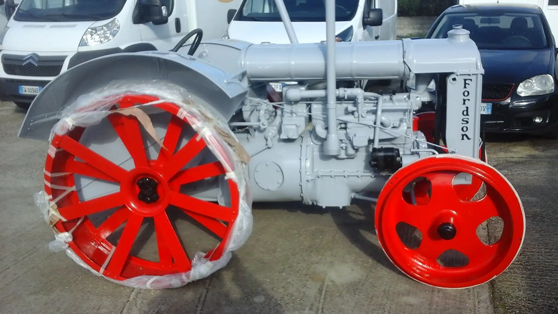 Ford Torino UNICO,IL PRIMO TRATTORE AL MONDO FORDSON 1927 Silber - 2