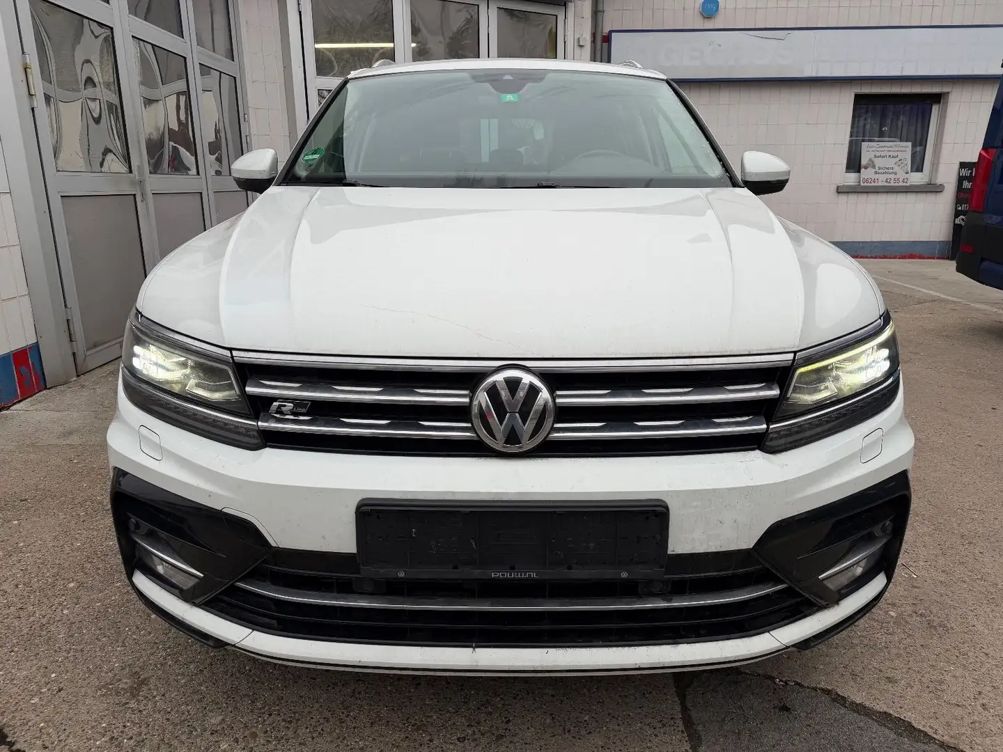 Volkswagen Tiguan R-Line 4Motion *Automatik*1.Hand* Weiß - 2