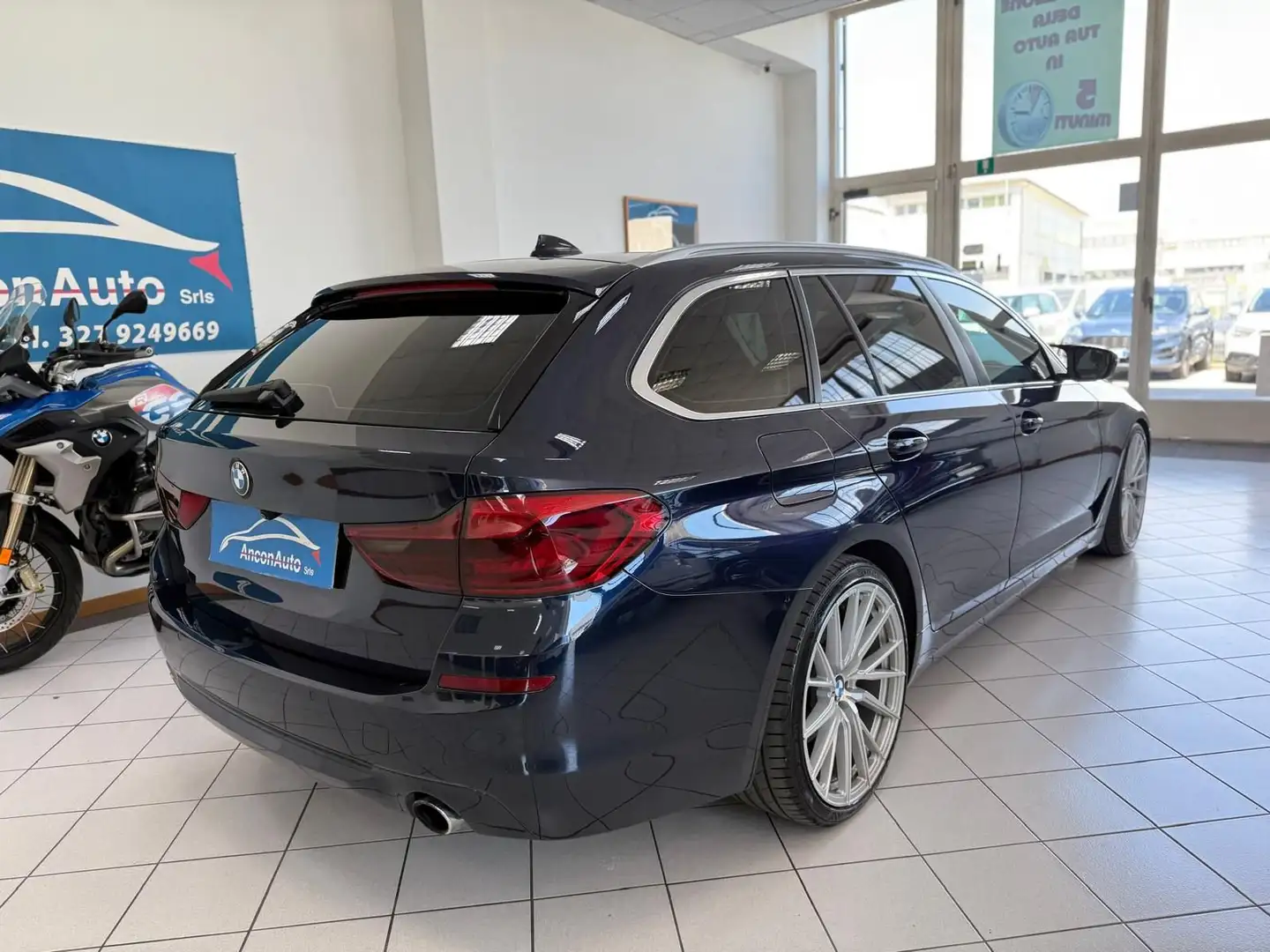BMW 520 Serie 5 2017 Touring 520d Bleu - 2