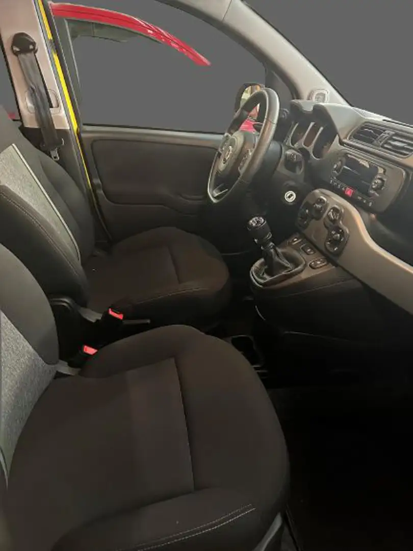 Fiat Panda 1.0 FireFly S&S Hybrid City Cross Giallo - 2