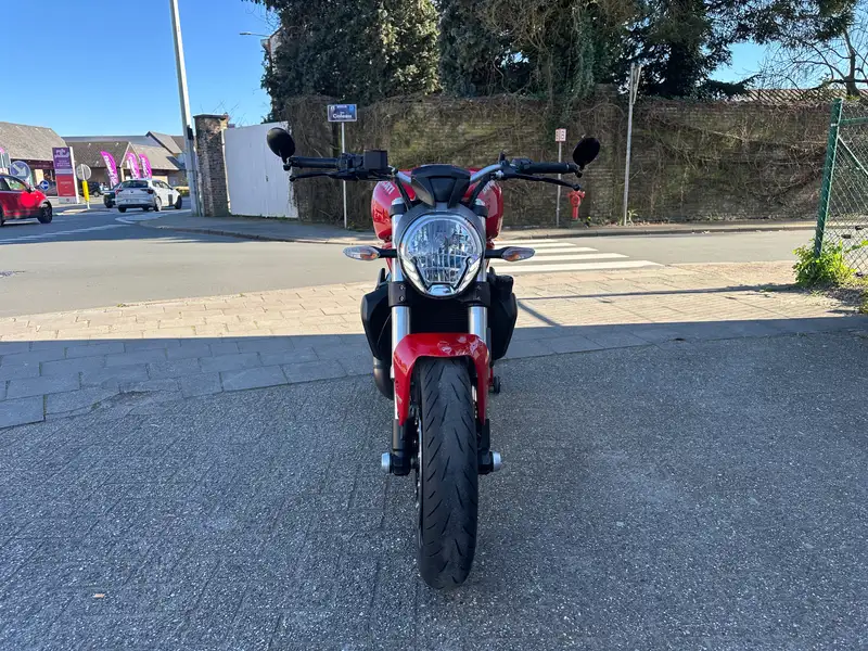 Ducati Monster 821 - foto 4