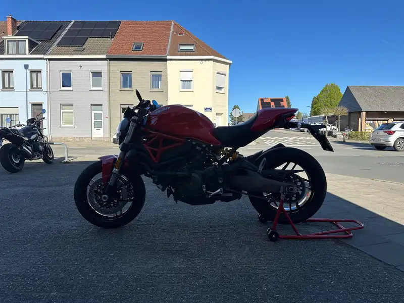 Ducati Monster 821 - foto 3