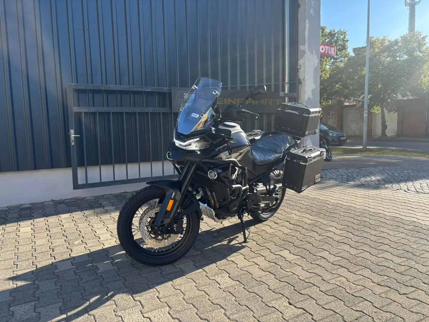 CFMOTO 800 MT Explore Noir - 1