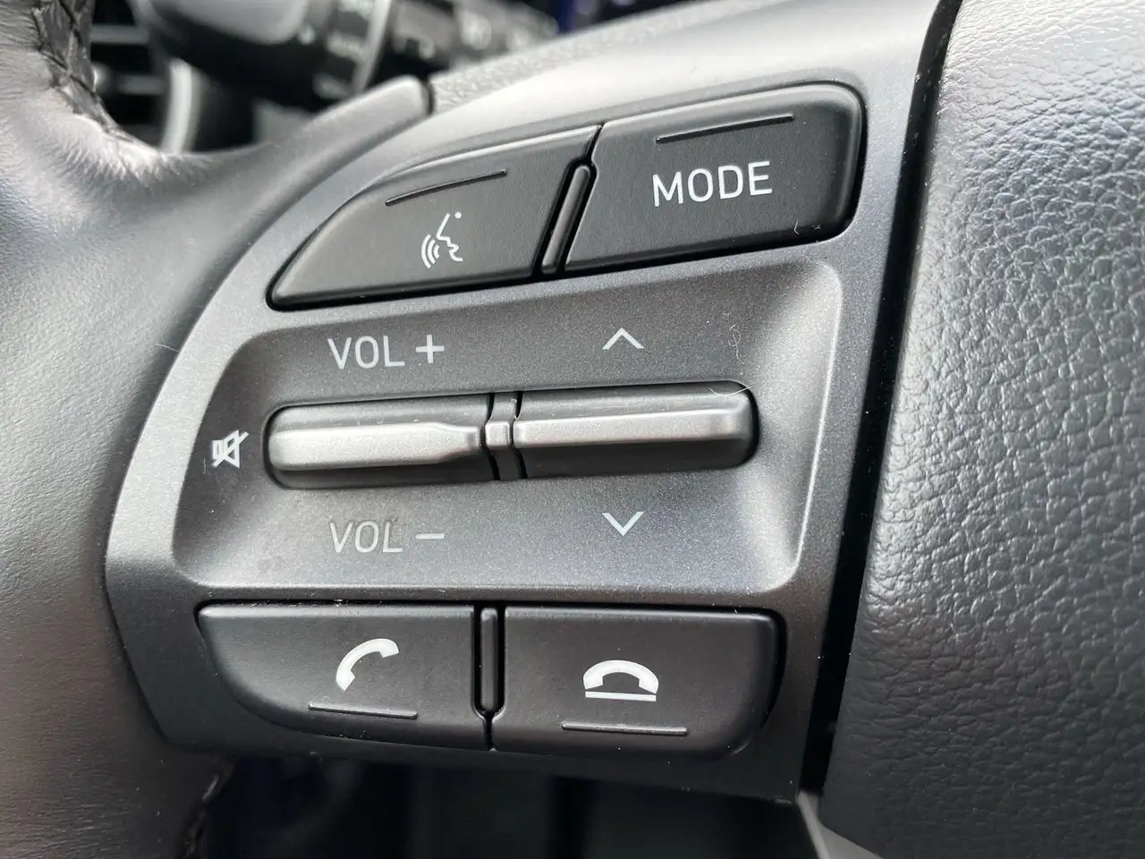 Hyundai KONA снимка Hyundai KONA