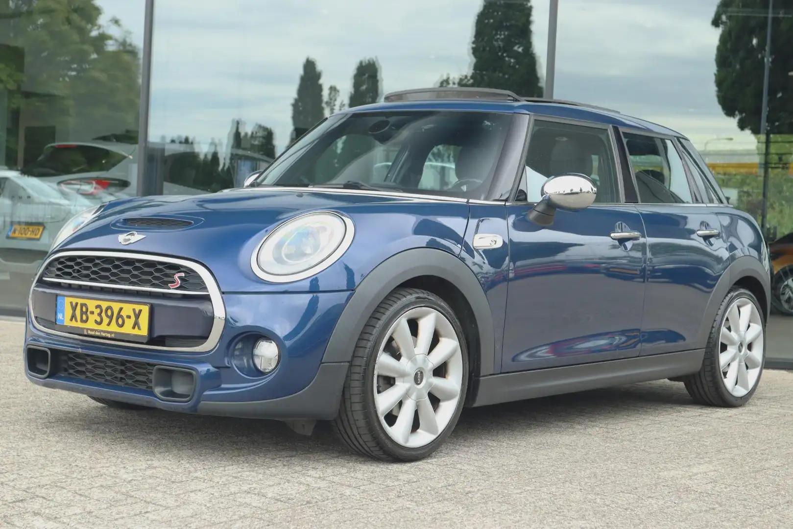 MINI Cooper S 2.0 CHILI SERIOUS BUSINESS | PANO | LED | LEDER | Bleu - 1