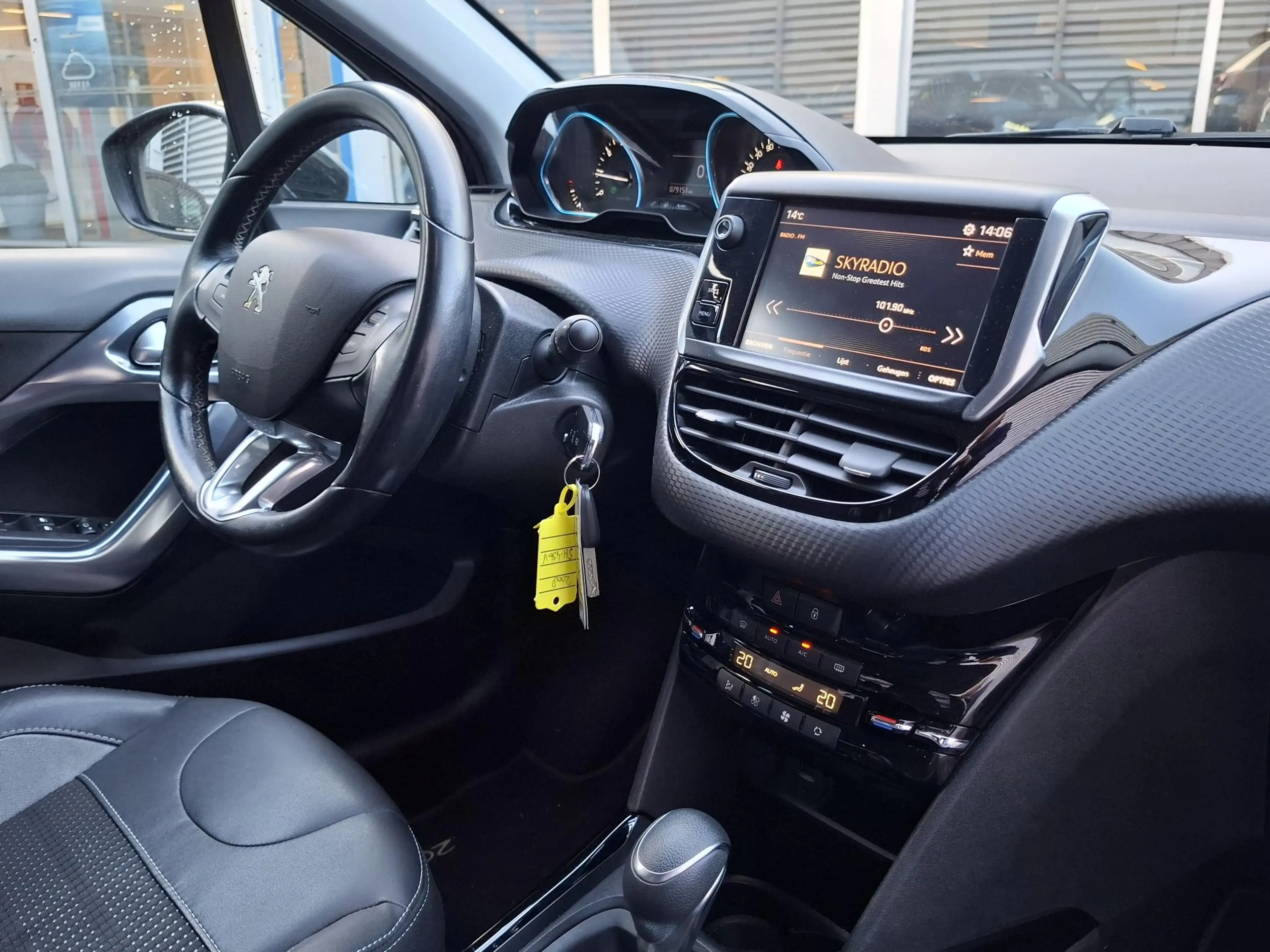 Peugeot 2008 SUV 110 Allure Automaat Clima/Nav/Trekhaak — photo 9
