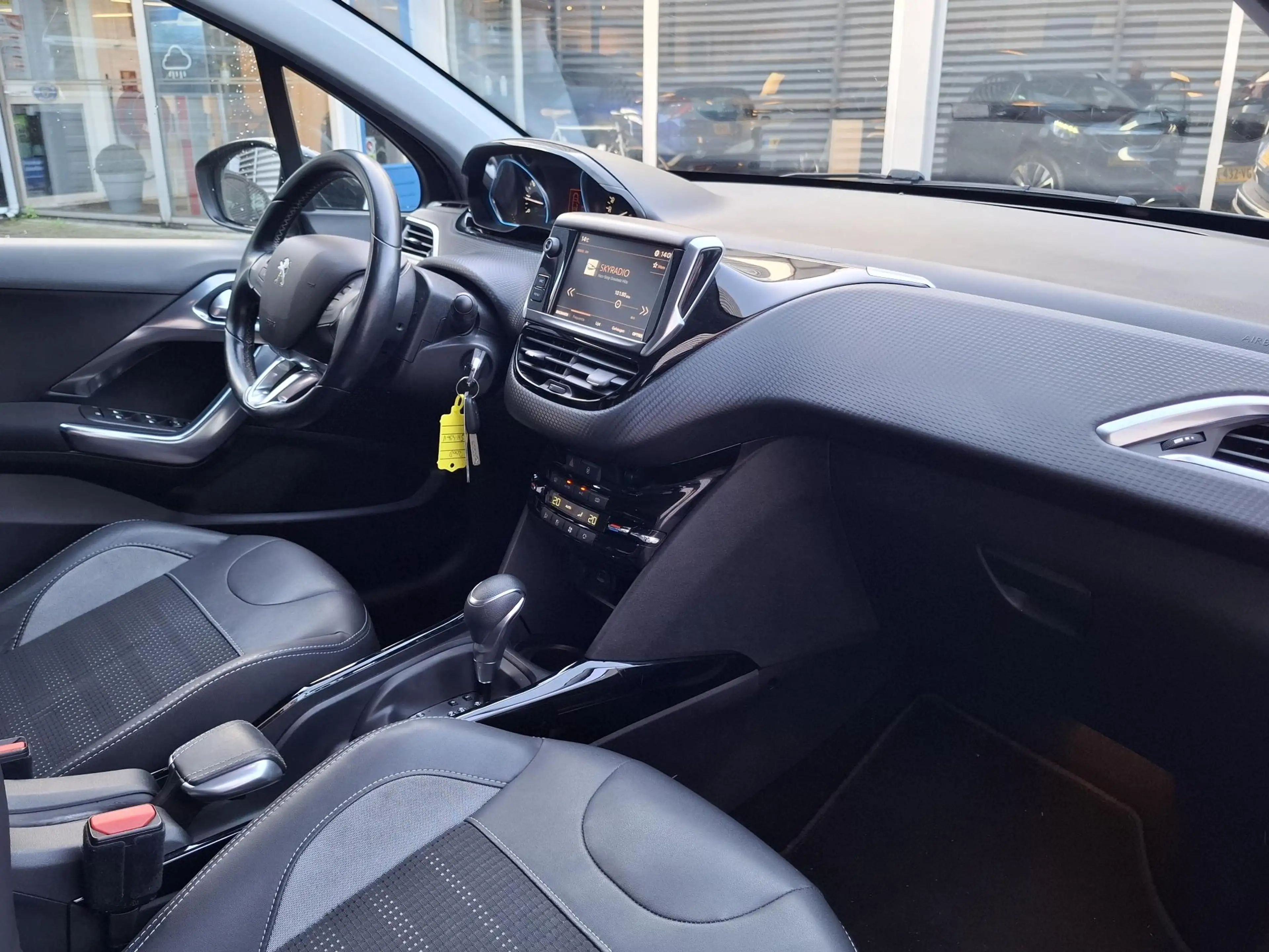 Peugeot 2008 SUV 110 Allure Automaat Clima/Nav/Trekhaak — photo 6