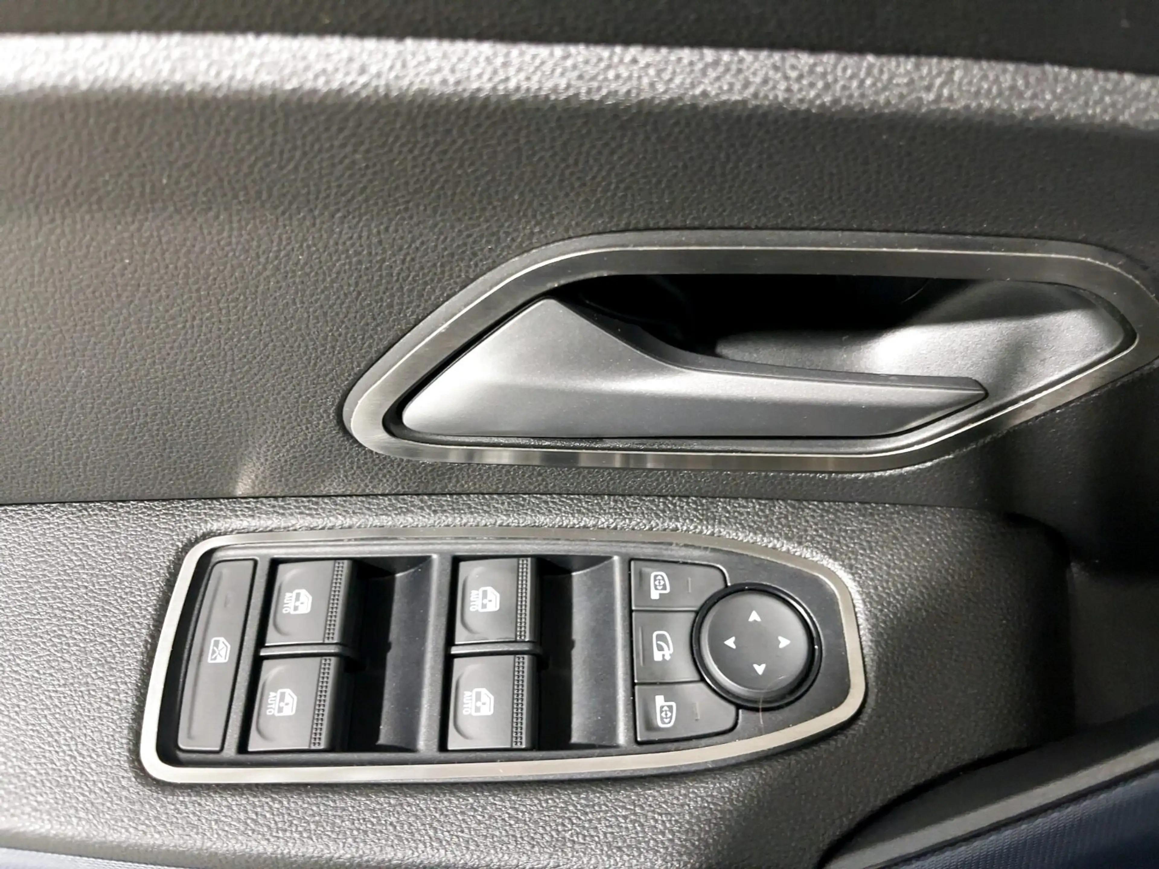 Dacia Duster 1.0 Top Ausstattung+Günstiger Unterhalt — photo 11