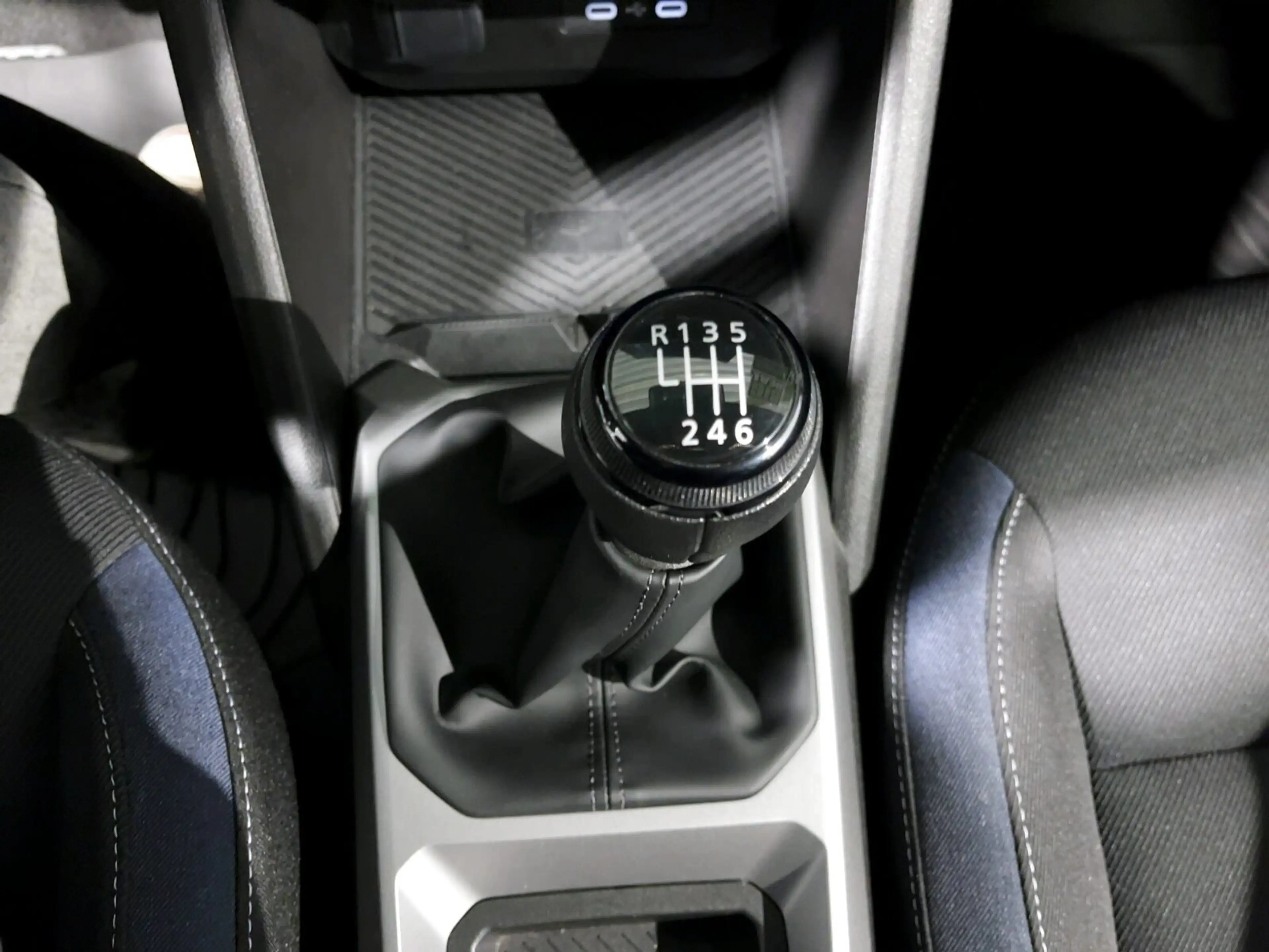Dacia Duster 1.0 Top Ausstattung+Günstiger Unterhalt — photo 22