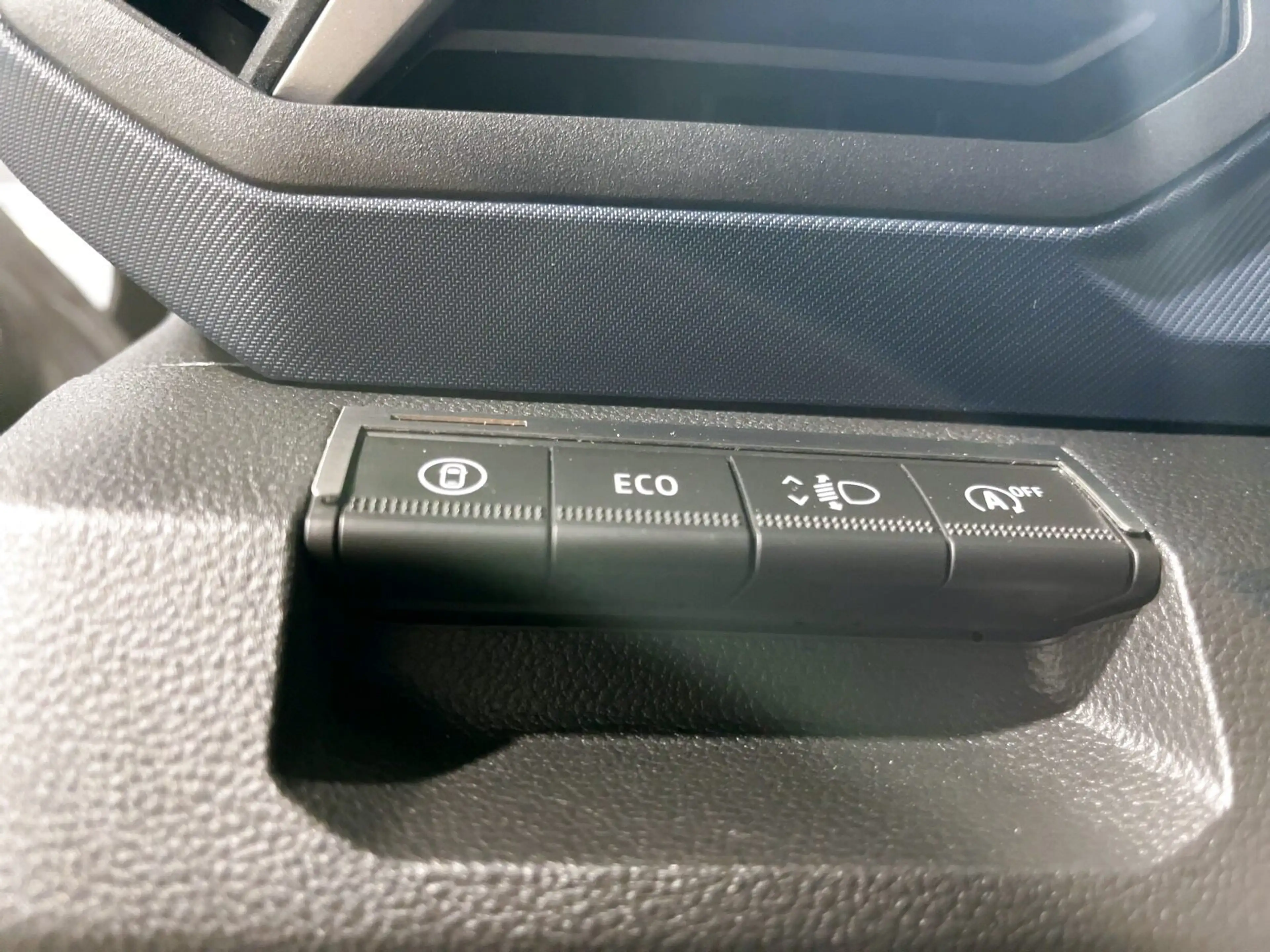 Dacia Duster 1.0 Top Ausstattung+Günstiger Unterhalt — photo 12