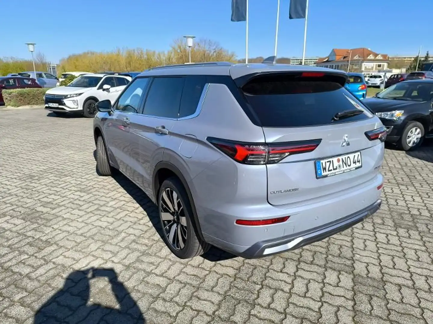 Mitsubishi Outlander 2.4L PHEV TOP Gris - 2