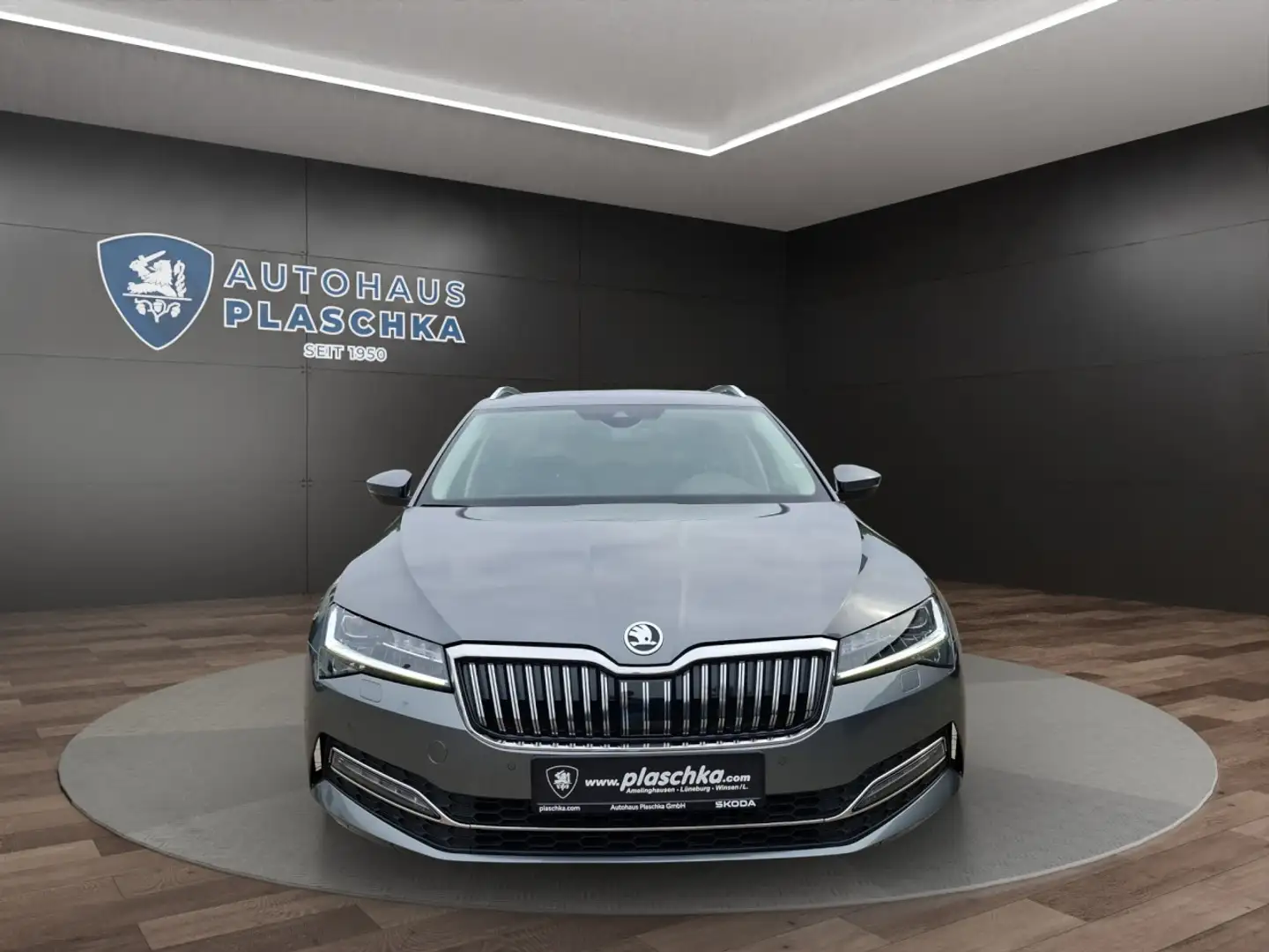 Skoda Superb C. 2.0 TDI DSG Premium Edition NAVI+PDC Klima Gris - 2