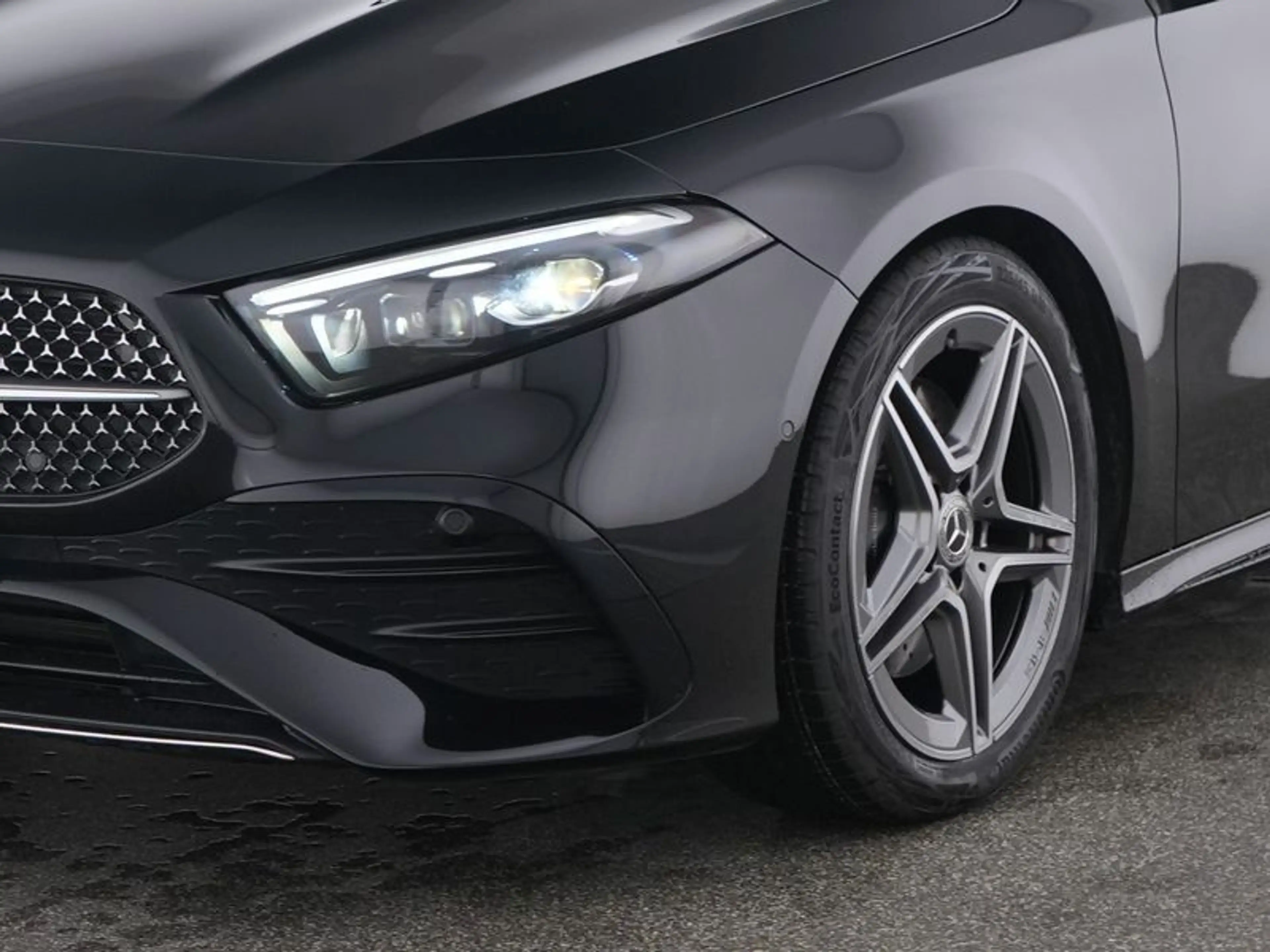 Mercedes-Benz A 220 4MATIC AMG+PREMIUMPLUS+PANO+BURMESTER+ACC+ — photo 3