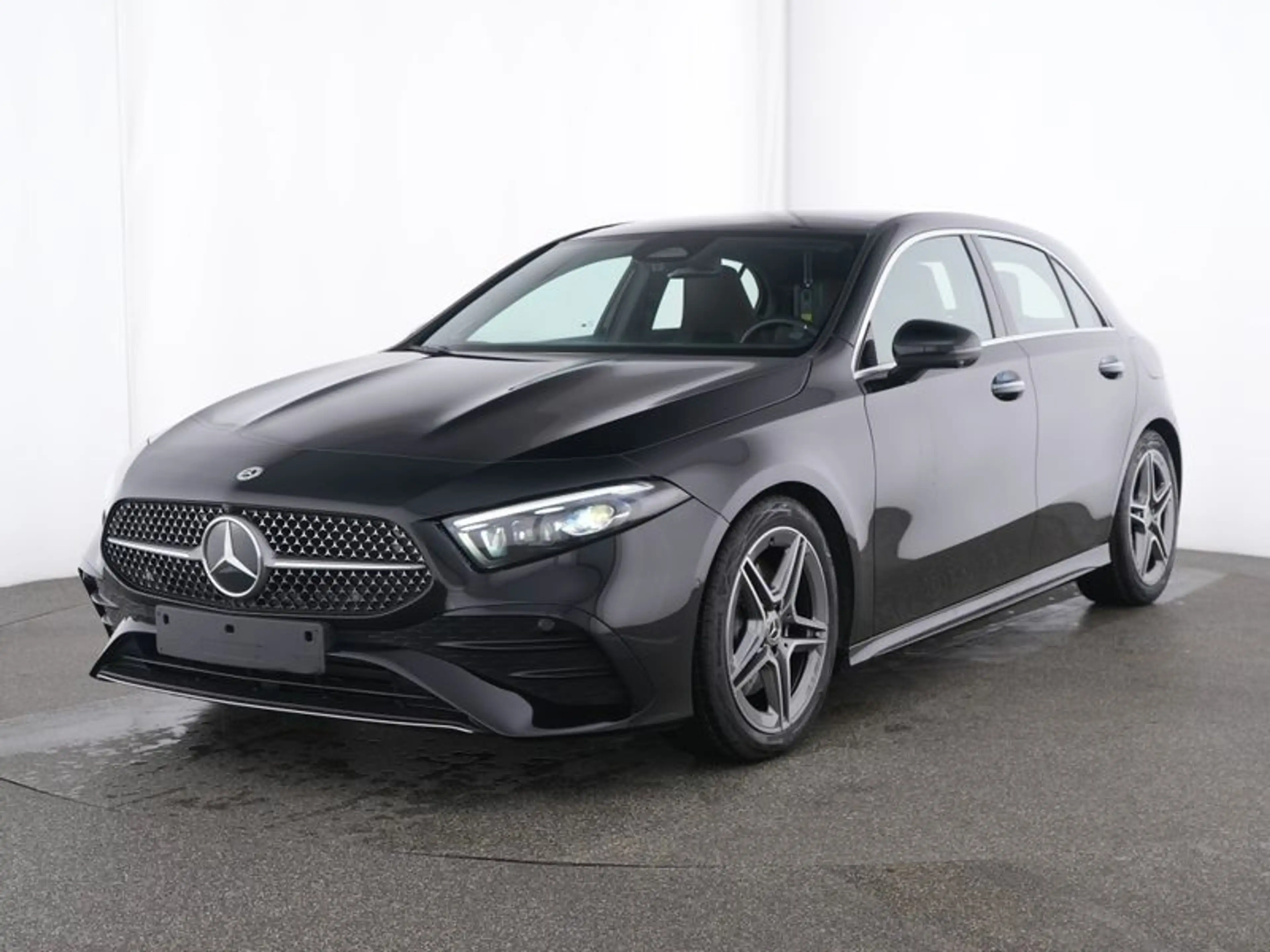 Mercedes-Benz A 220 4MATIC AMG+PREMIUMPLUS+PANO+BURMESTER+ACC+