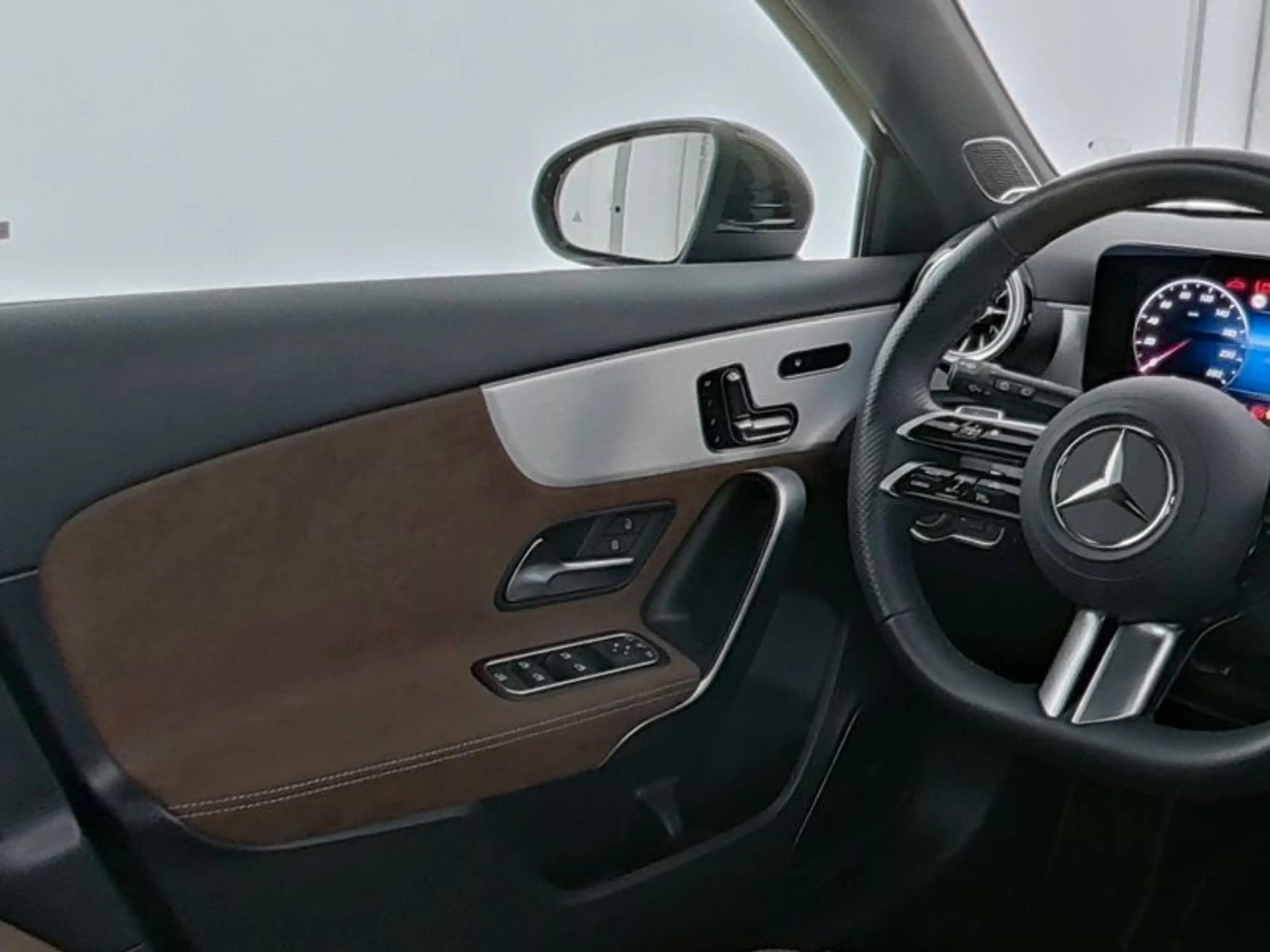 Mercedes-Benz A 220 4MATIC AMG+PREMIUMPLUS+PANO+BURMESTER+ACC+ — photo 8