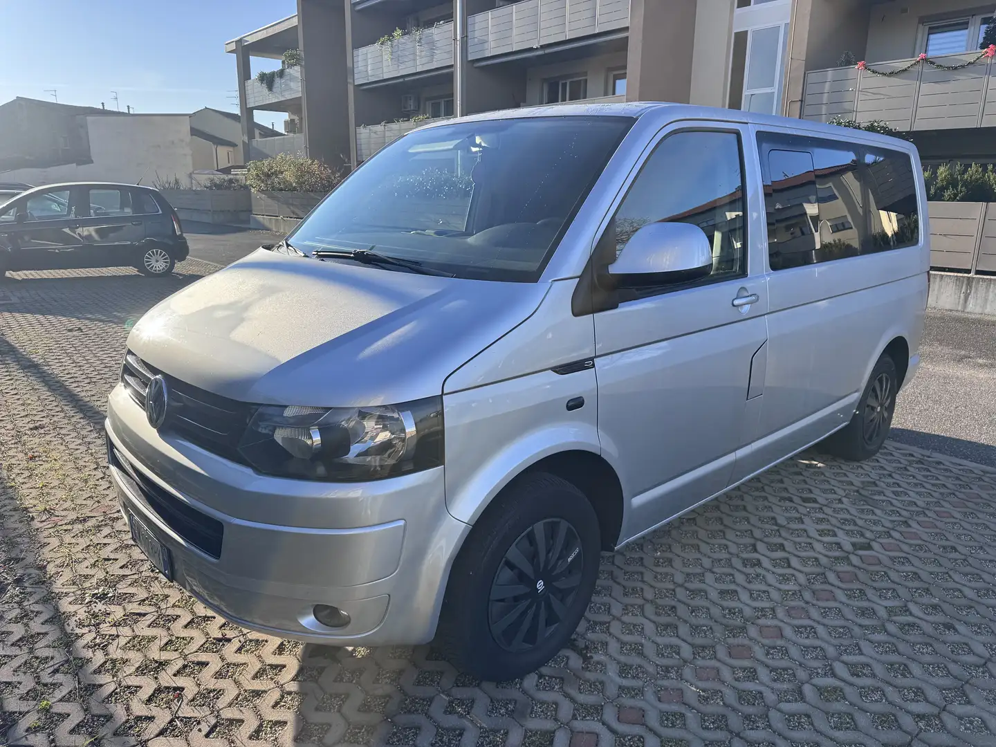 Volkswagen T5 Caravelle 2.0 9 Posti - 1