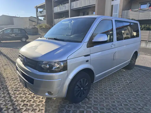 Volkswagen T5 Caravelle 2.0 9 Posti