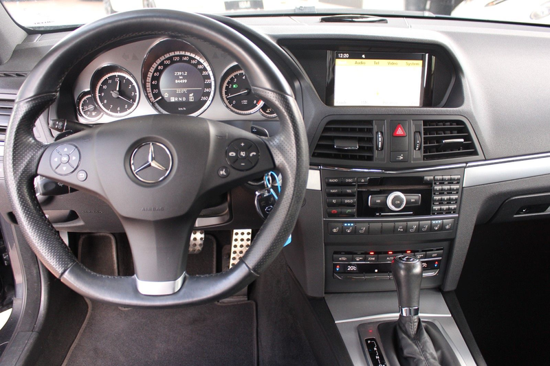 Mercedes-Benz E 200 Cabrio  CGI BlueEfficiency+AMG Line+SHZ+PDC — photo 13