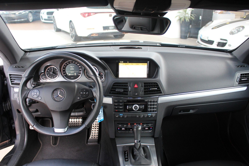 Mercedes-Benz E 200 Cabrio  CGI BlueEfficiency+AMG Line+SHZ+PDC — photo 12